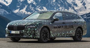 2023 Skoda Superb Tarn