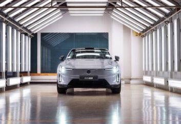 2025 Volvo ES90