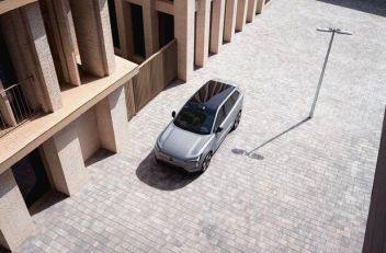 2025 Volvo EX90